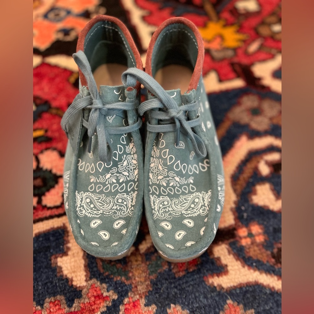 Clark’s wallabees super rare in amazing shape